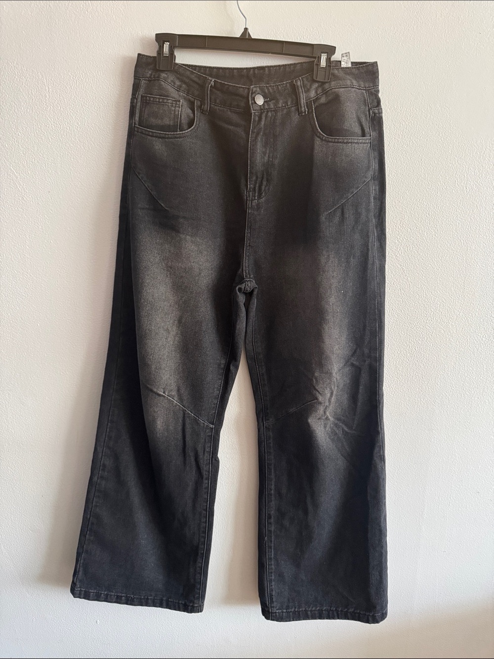 Forever 21 Black Men's Loose Fitting Street Style Washed Jeans size Medium